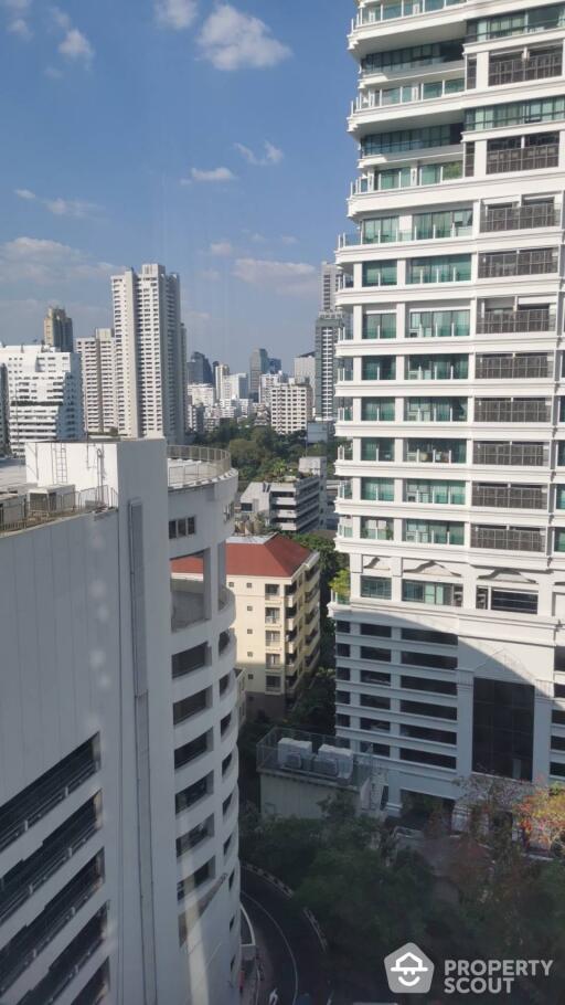 1-BR Condo at The Xxxix By Sansiri near BTS Phrom Phong