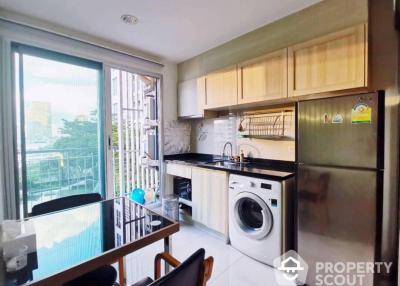 1-BR Condo at Rhythm Sathorn-Narathiwas near BTS Chong Nonsi