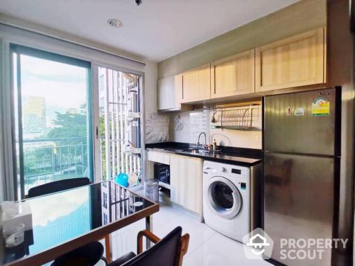 1-BR Condo at Rhythm Sathorn-Narathiwas near BTS Chong Nonsi