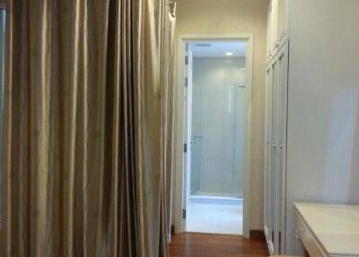 1-BR Condo at Ivy Sathorn 10 near BTS Chong Nonsi