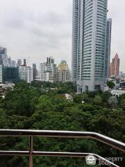 1-BR Condo at Lake Avenue Sukhumvit 16 near BTS Asok