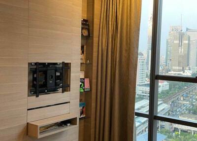 1-BR Condo at The Bangkok Sathorn near BTS Surasak