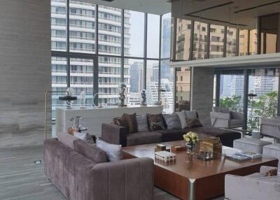 1-BR Condo at Circle Sukhumvit 11 near BTS Nana