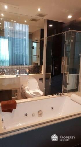 2-BR Condo at The Address Sukhumvit 28 near BTS Phrom Phong (ID 511442)