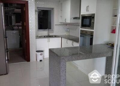 3-BR Condo at All Season Mansion Condominium near BTS Phloen Chit