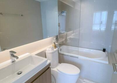 1-BR Condo at Vtara 36 near BTS Thong Lor