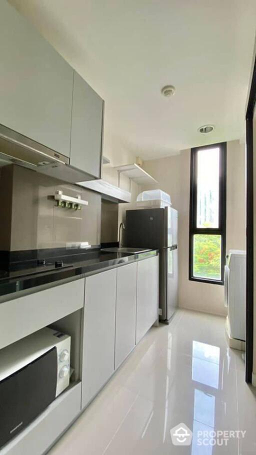 1-BR Condo at Zenith Place Sukhumvit 42 Condominium near BTS Ekkamai