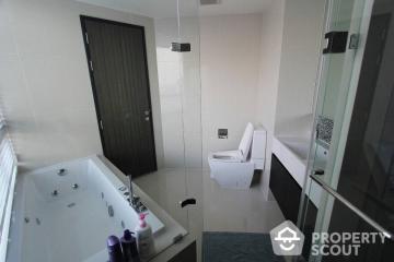 2-BR Condo at Rhythm Sukhumvit 44/1 near BTS Phra Khanong (ID 510984)