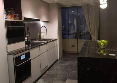 2-BR Condo at Icon 1 Condominium near BTS Thong Lor