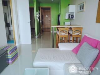 1-BR Condo at Circle Condominium near MRT Phetchaburi