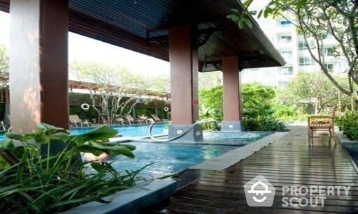 1-BR Condo at Circle Condominium near MRT Phetchaburi