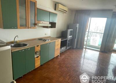 Studio Condo at Silom Suite Condominium near BTS Chong Nonsi