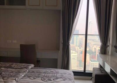 2-BR Condo at Noble Ploenchit near BTS Phloen Chit