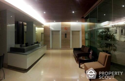 1-BR Condo at 49 Plus near BTS Phrom Phong