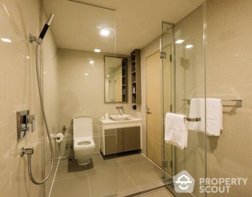 1-BR Condo at Liv @ 49 near BTS Thong Lor