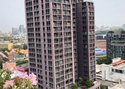 1-BR Condo at Noble Solo near ARL Ramkhamhaeng