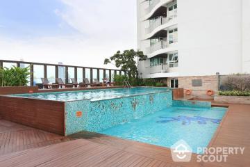 2-BR Condo at Urbana Langsuan Condominium near BTS Ratchadamri