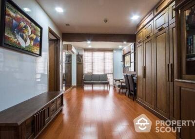 1-BR Condo at O2 Hip Condominium near BTS Phloen Chit