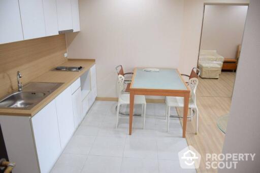 1-BR Condo at Intro Phaholyothin-Pradipat near MRT Kamphaeng Phet