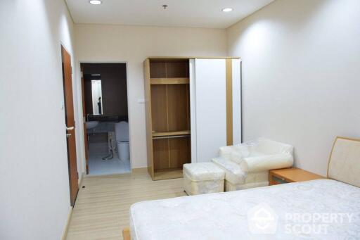 1-BR Condo at Intro Phaholyothin-Pradipat near MRT Kamphaeng Phet