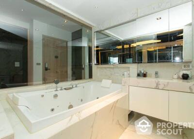 1-BR Duplex at Hq Thonglor near BTS Thong Lor