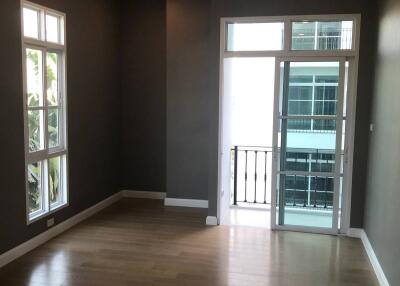 2-BR Condo at Verde Sukhumvit 49/15 near BTS Phrom Phong