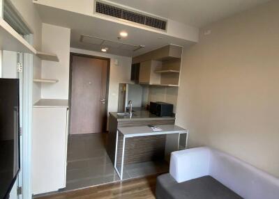 1-BR Condo at Onyx Phahonyothin near BTS Saphan Khwai