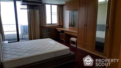 1-BR Condo at Supalai Place Sukhumvit 39 near BTS Phrom Phong