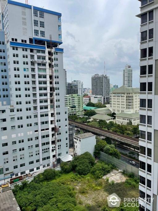 2-BR Condo at Rhythm Rangnam near BTS Victory Monument