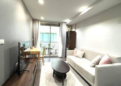 1-BR Condo at Sari By Sansiri near BTS Punnawithi