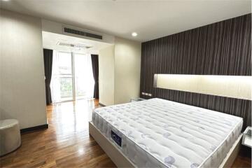 An apartment unit that is homey and furnished in a low-rise building 15 mins walk to BTS Thonglor. - 920071062-144