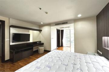 An apartment unit that is homey and furnished in a low-rise building 15 mins walk to BTS Thonglor. - 920071062-144