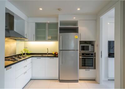 Pet-Friendly Oasis in Sukhumvit 55 - Spacious 3 Bedrooms with Private Garden