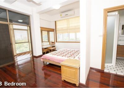 For rent spacious 3 bedrooms in Lamgsuan pet friendly