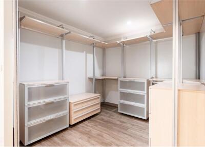Spacious 3 Bedroom Condominium for Rent - 920071001-11035