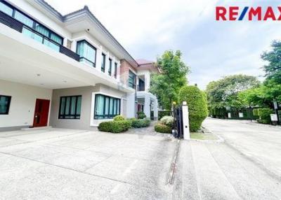 315 Sqm., 4 Beds, 4 Baths Townhouse listed for ฿ 14,000,000.