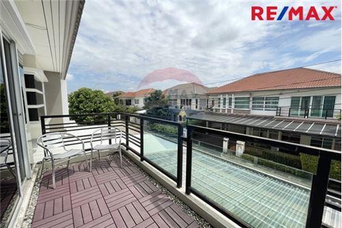 489 Sqm., 4 Beds, 4 Baths House listed for ฿ 10,500,000.