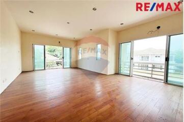 624 Sqm., 6 Beds, 5 Baths Townhouse listed for ฿ 7,500,000.