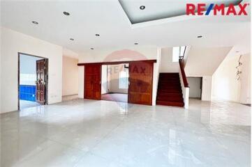 624 Sqm., 6 Beds, 5 Baths Townhouse listed for ฿ 7,500,000.