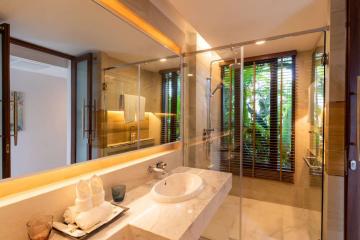 Ultimate luxury modern 5 bedrooms pool villa Lamai