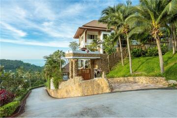 Magnificent  Feng Shui 5+1 villa in Bang Por