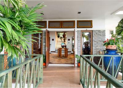 Magnificent  Feng Shui 5+1 villa in Bang Por