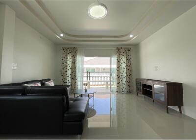 Beautiful 3-Bedroom spacious house in Nongplalai