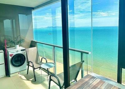 Beautiful studio with sea view