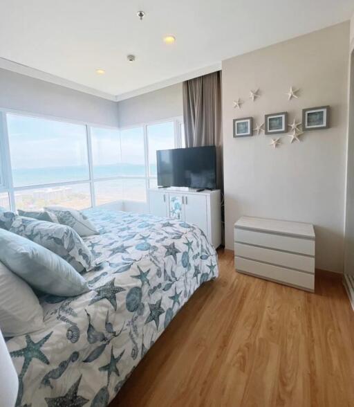 Condo with 1 Bedroom and Sea View