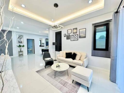 House with 3 Bedrooms and Swimming Pool in Huai Yai