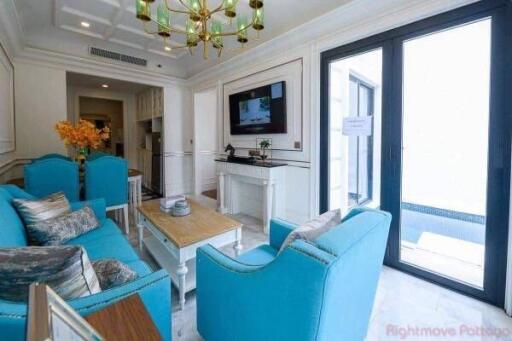 Brand new beachfront condo in Na-Jomtien