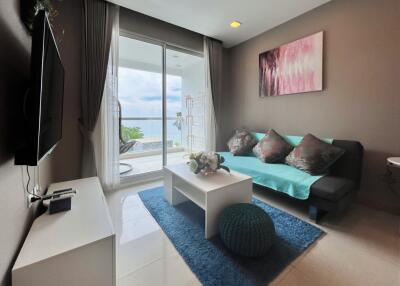 Beautiful 1 bedroom Condo at Wongamat Beach