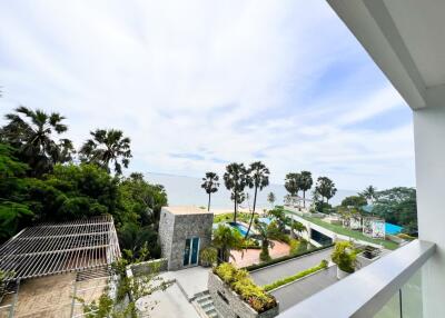 Beautiful 1 bedroom Condo at Wongamat Beach