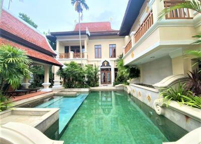 Fantastic house with private pool